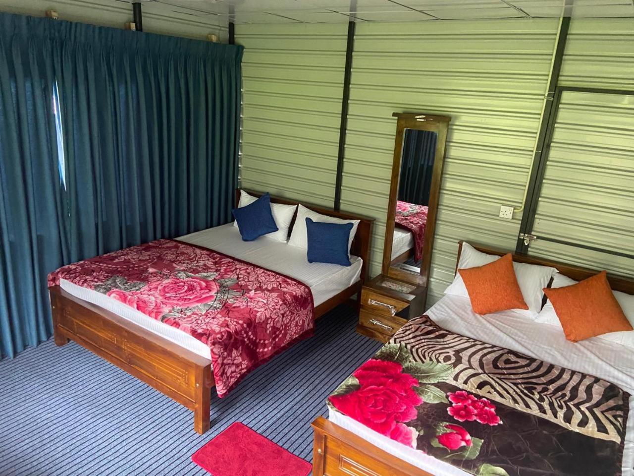 Shan Hotel Nallathanniya Exterior photo