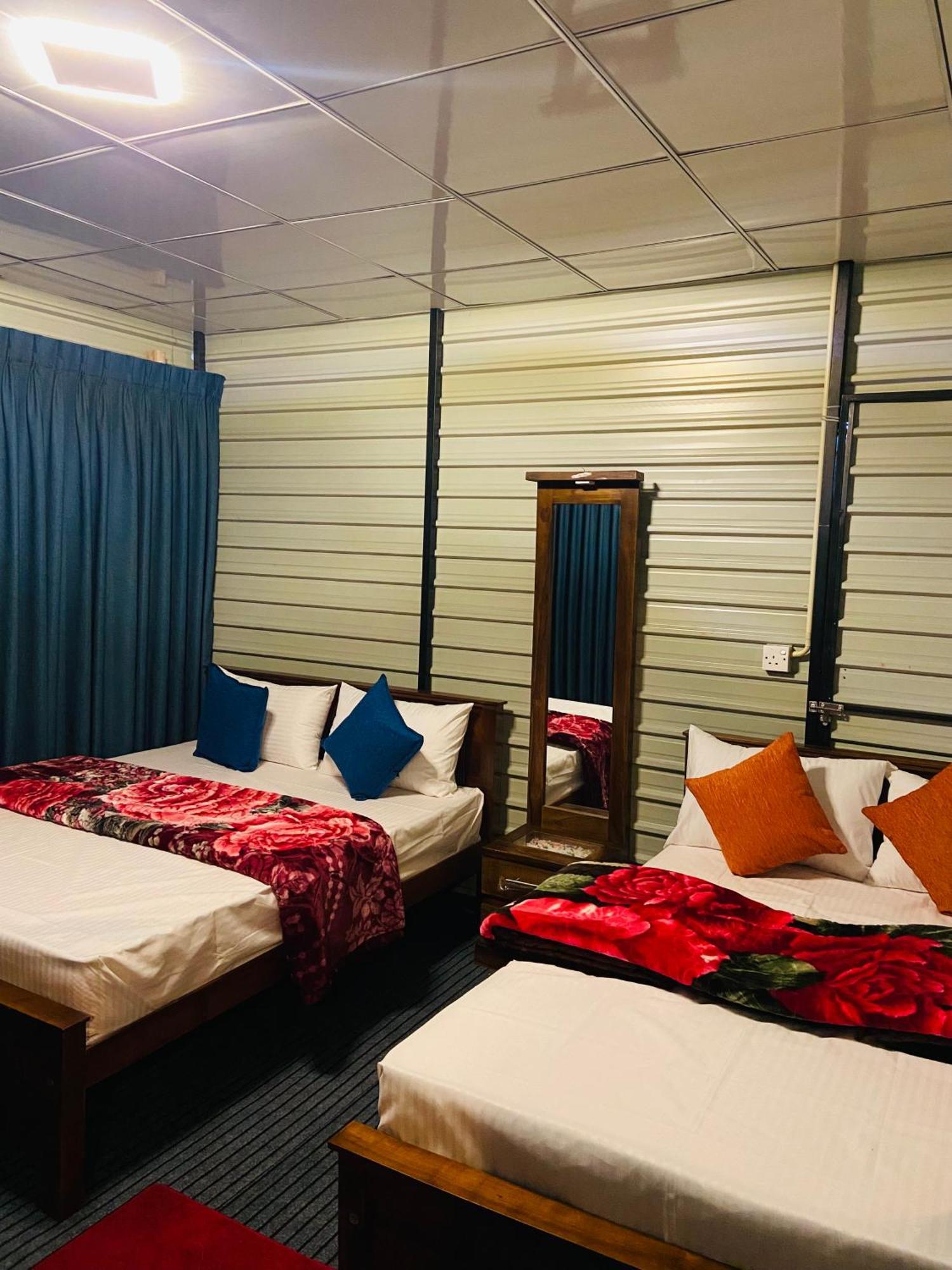 Shan Hotel Nallathanniya Exterior photo